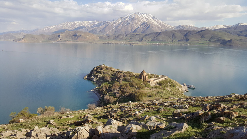 دریاچه وان (Van Lake)