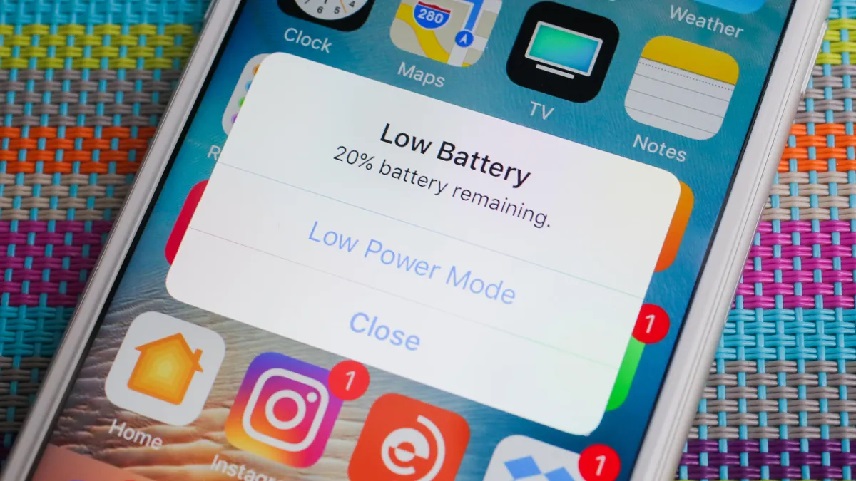 کم و زیاد شدن نور صفحه آیفون با Low Power Mode